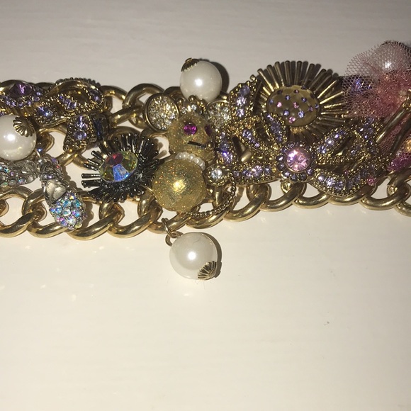 Betsey Johnson nutcracker charm bracelet New - Picture 2 of 15